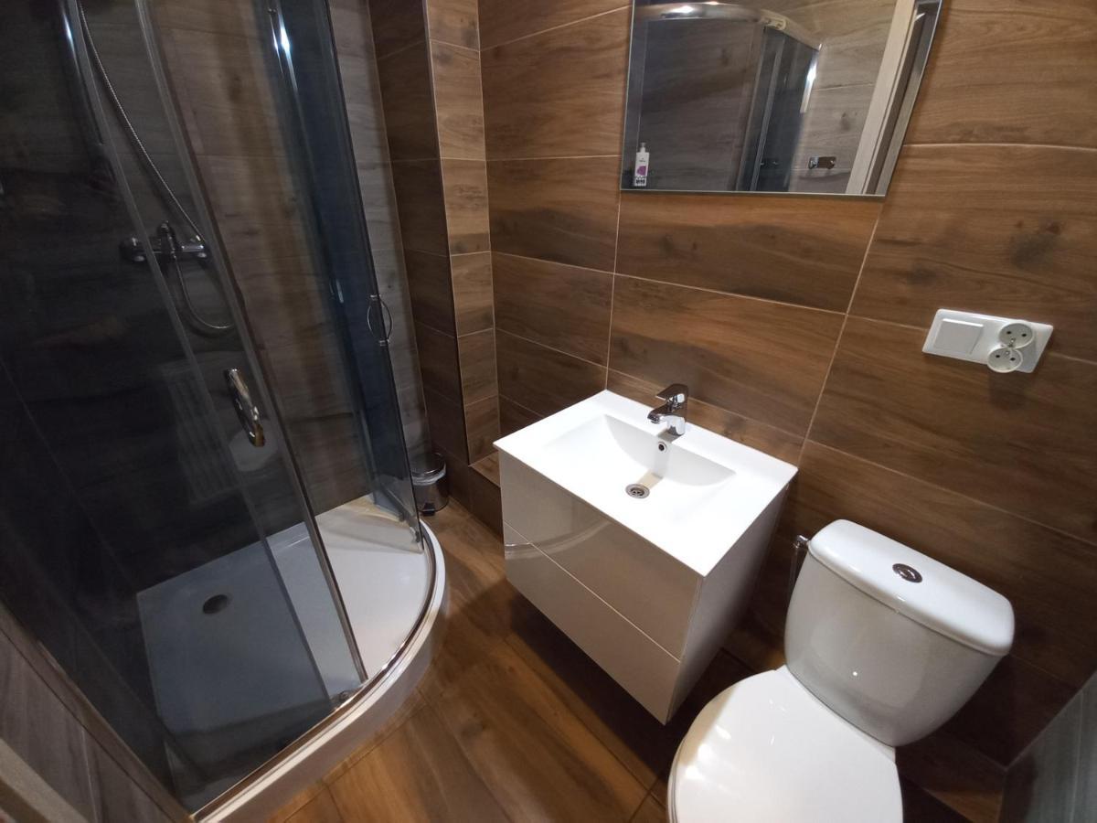 Good Night Noclegi & Strefa Z Sauna I Jacuzzi Ogolnodostepna Lub Na Wylacznosc Czechowice-Dziedzice Exterior foto
